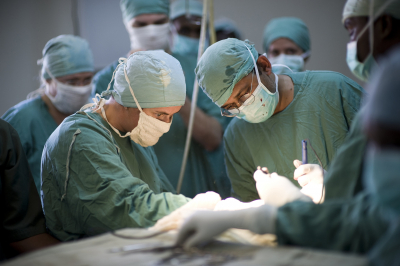 Трансплантация верхних конечностей стала доступна по полису ОМС в России