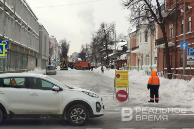 В Казани временно перекрывают улицы для ускоренной уборки снега