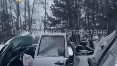 Накрытые тела на обочине: два человека стали жервтами ДТП с фурой на трассе в РТ - видео 20/02/2026 &ndash; Новости