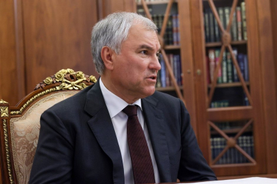 Володин призвал журналистов не высмеивать депутатов