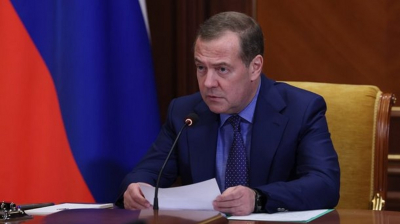 Медведев: Запад хочет стравить Россию с соседями