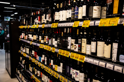 Общественник Гриб: крепкий алкоголь нужно продавать до 21:00