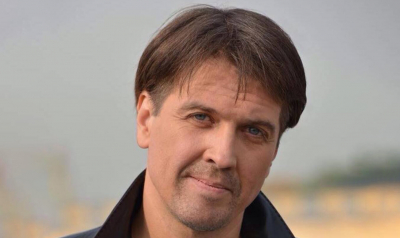 Актер Денис Матросов жертвует сном ради заботы о новорожденной дочери