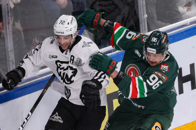 &laquo;Ак&nbsp;Барс&raquo; победил &laquo;Трактор&raquo; и&nbsp;повел в&nbsp;серии (2&ndash;0)