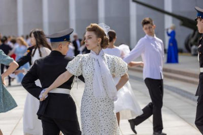 Яркий флешмоб &laquo;Вальс Победы&raquo; проведет к 9 мая Музей Победы