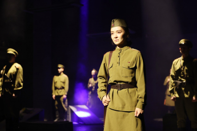 Актёры и гвардейцы вновь вместе на сцене: состоялась премьера драмы «Алия» к 100-летию героини