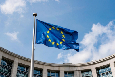 Европа сделала свой ход: ЕС утвердил 90 млрд для Киева и новый пакет санкций против РФ