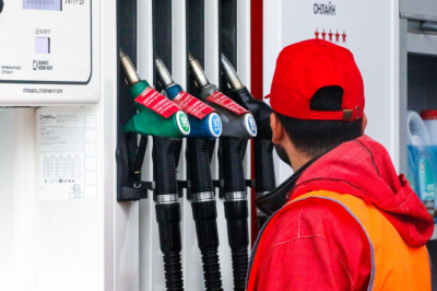 В России снизились биржевые цены на бензин