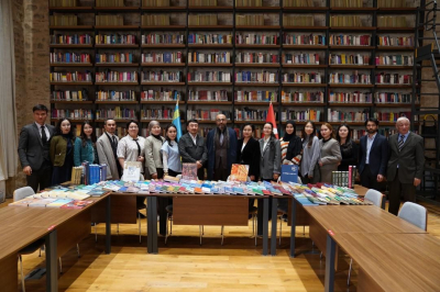Научно-литературный уголок Казахстана открылся в крупнейшей библиотеке Турции