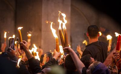 На Западном берегу поселенцы попытались поджечь клинику и автомобили