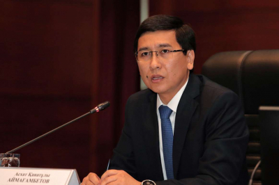 Декрет отцов, разрыв в зарплатах: Мажилис одобрил изменения в сфере охраны труда