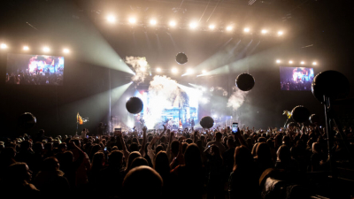 В Казани на сцене около 7 тысяч зрителей пришли в Татнефть Арену на большой концерт группы Dabro 21/04/2026 &ndash; Новости