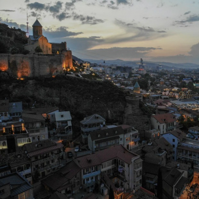 Гид по Тбилиси: Ночная жизнь, секонды, еда, вино и Старый город