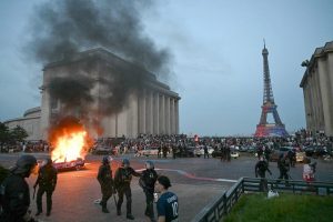 Франция догорает: когда нет дешевого газа и энергии, народ высыпает на улицы и громит магазины