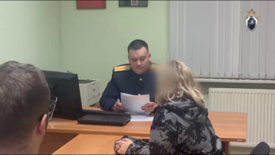 Появилось видео с допроса матери, которая пьяной толкнула с балкона трёхлетнюю малышку 11/08/2026 – Новости