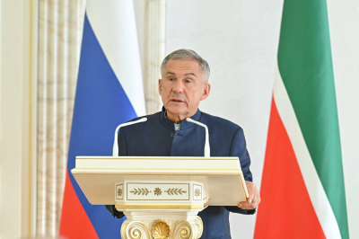 Раис Татарстана в Казанском Кремле наградил выдающихся ученых Татарстана