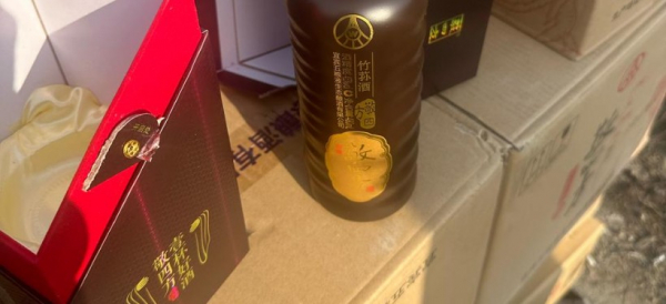 Алкогольную продукцию под видом газированных напитков выявили на таможне в Алматы